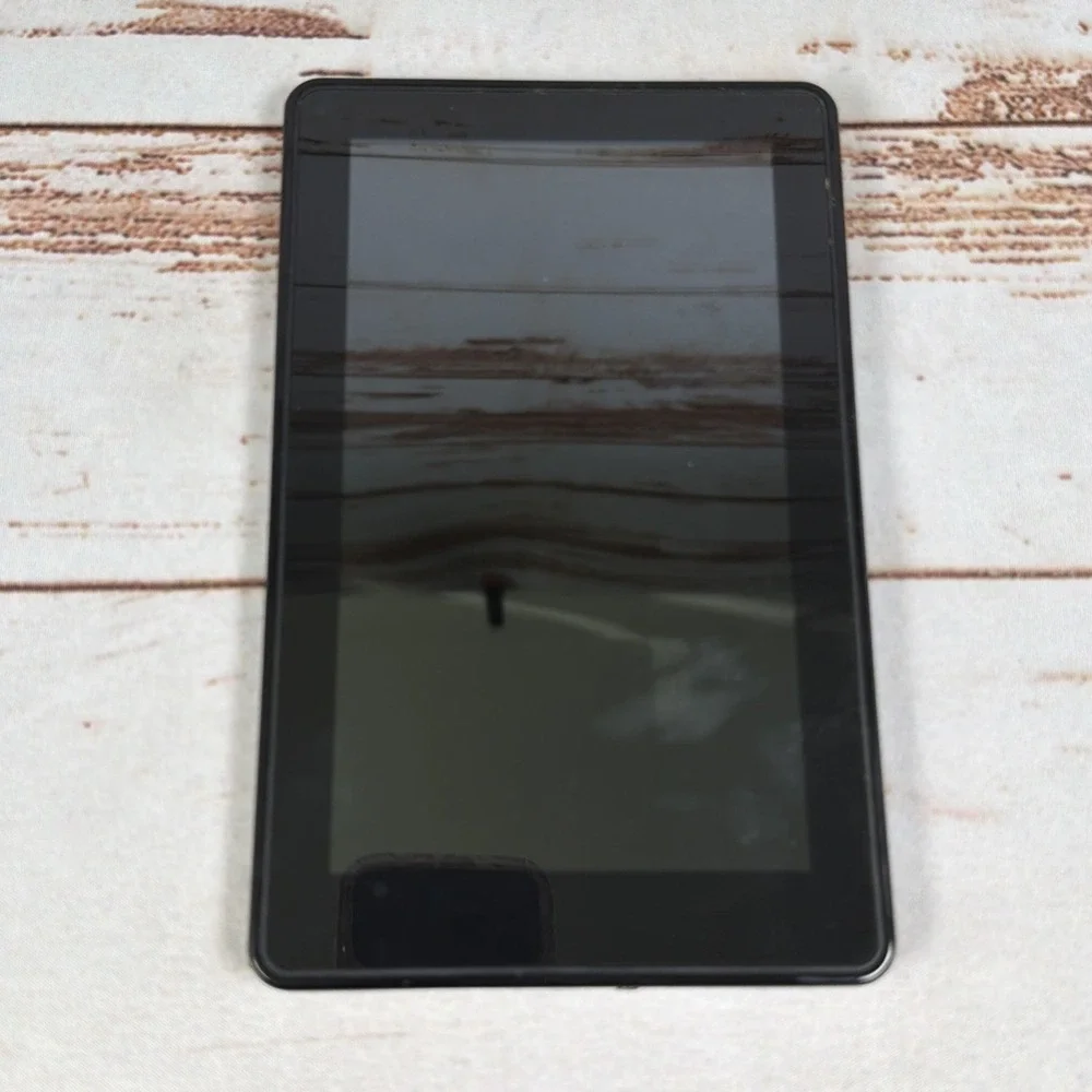 Amazon Kindle Fire D01400 1st Generation 7in 8GB Wi-Fi Color Tablet Tested